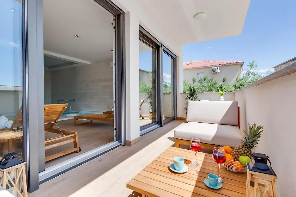 Terra Maiorum -12 Person Private Villa - Heated Pool And Water Massage Povljana 0*,