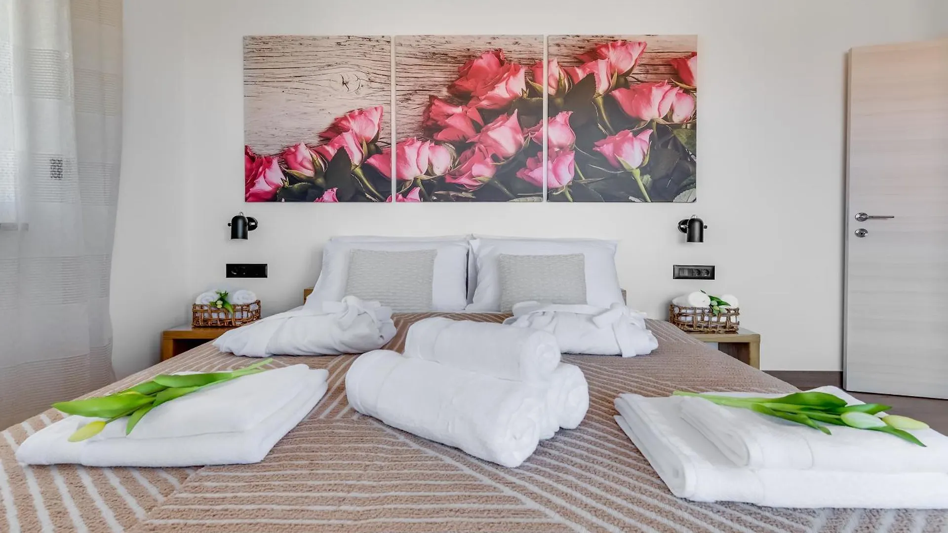 Terra Maiorum -12 Person Private Villa - Heated Pool And Water Massage Povljana Croatia