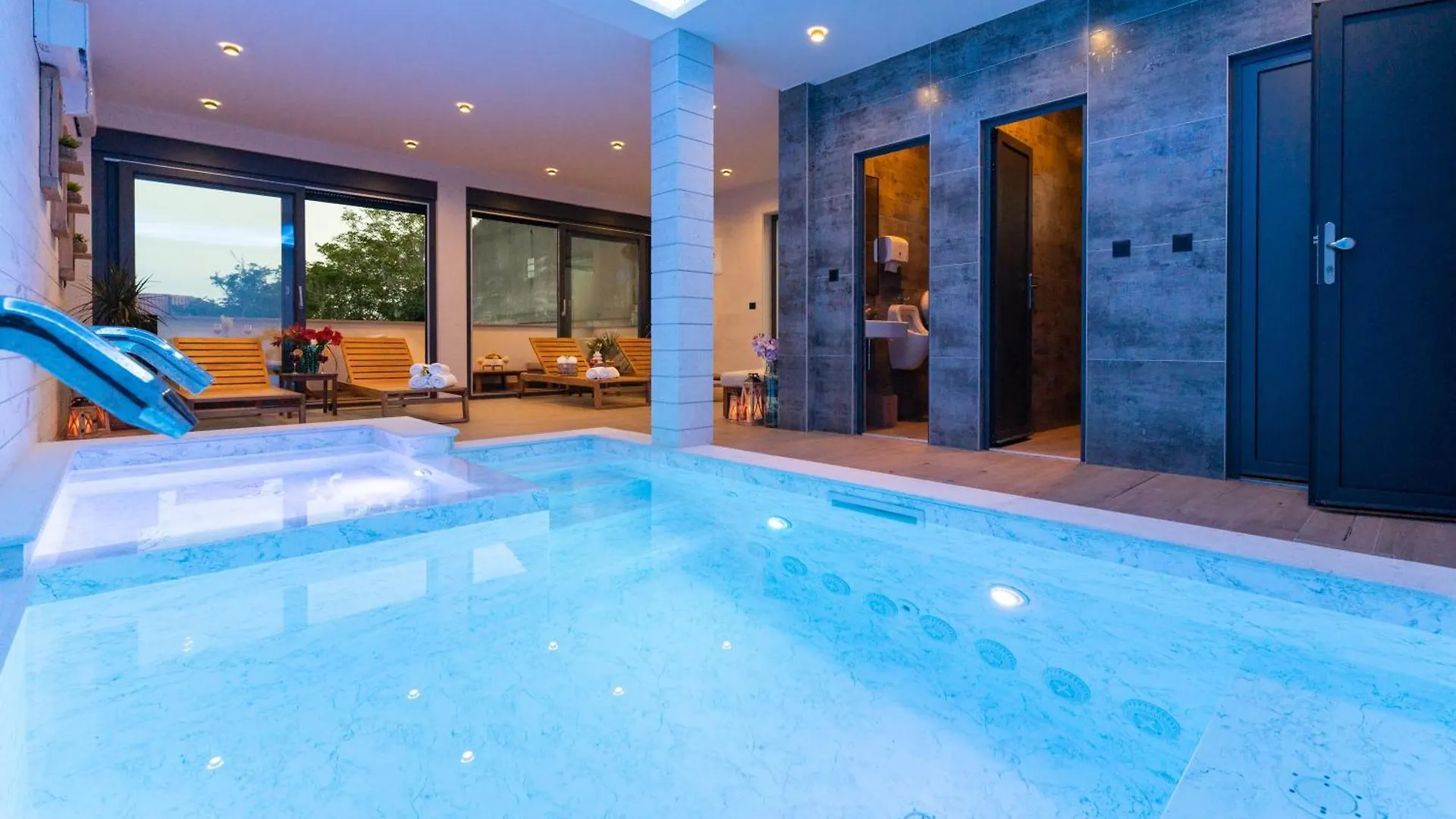 Terra Maiorum -12 Person Private Villa - Heated Pool And Water Massage Povljana