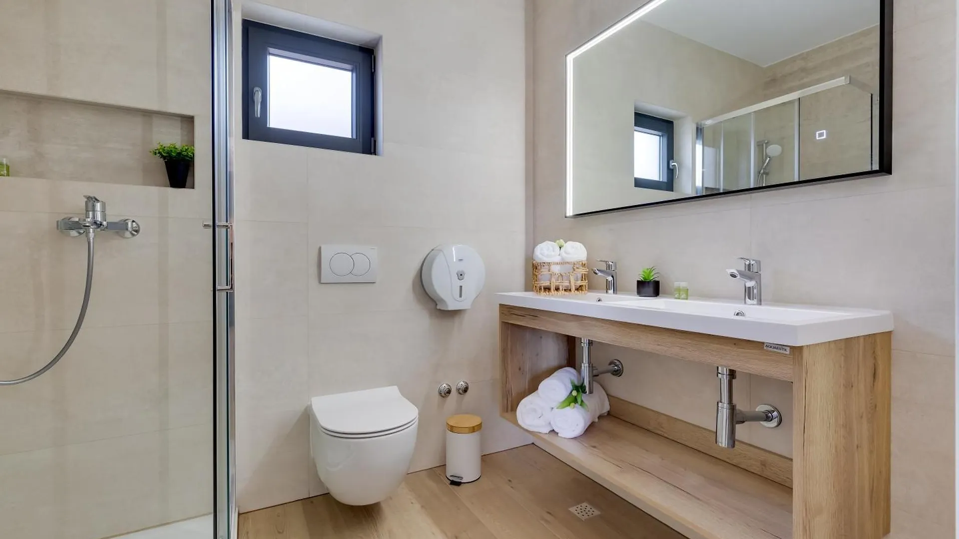 Terra Maiorum -12 Person Private Villa - Heated Pool And Water Massage Povljana