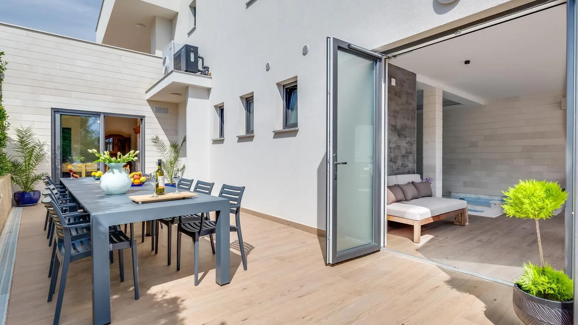 Terra Maiorum -12 Person Private Villa - Heated Pool And Water Massage Povljana Croatia